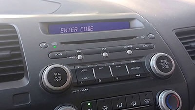 entrer code radio volkswagen caddy maxi